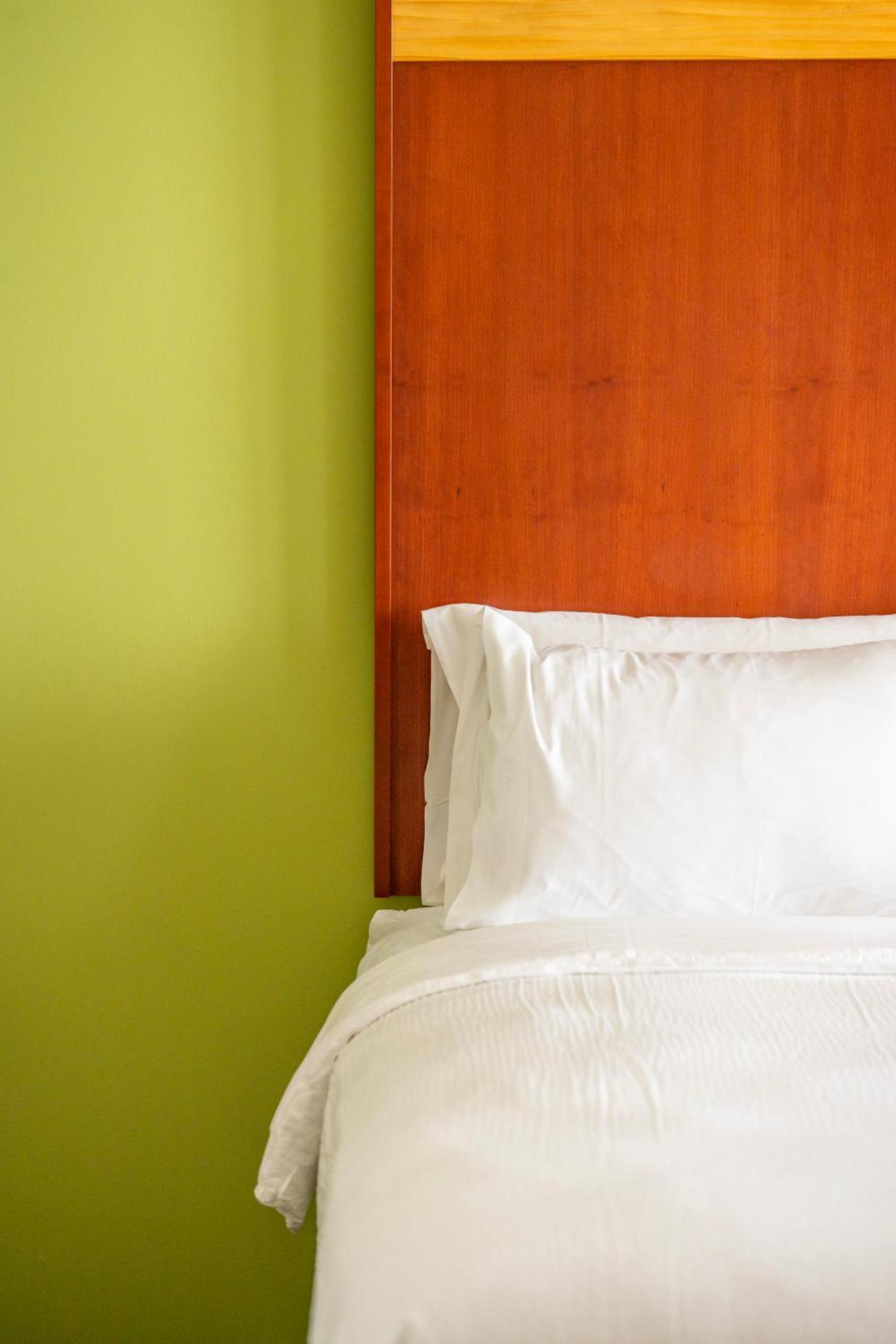 Holiday Inn & Suites Virginia Beach - North Beach By Ihg Exterior foto